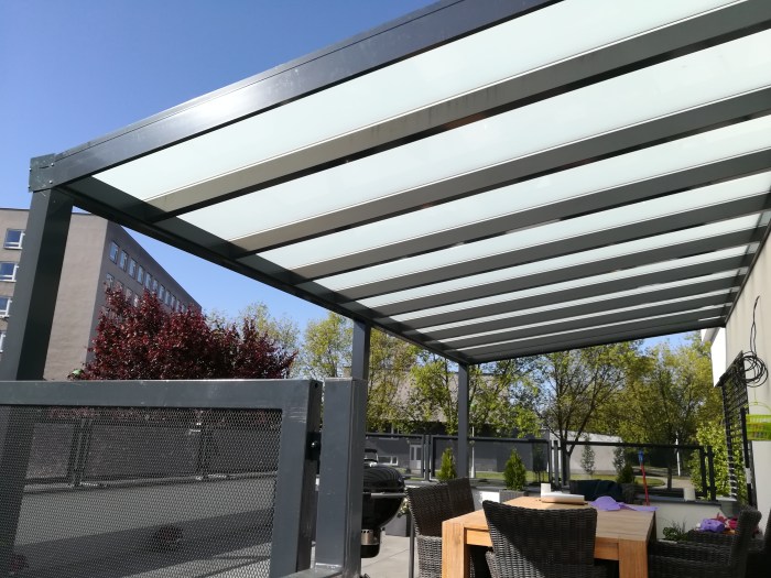 Pergola antracit RAL 7016 700 x 400 cm provedení DELUXE